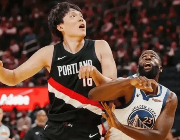 捷希缘 开拓者再战勇士，杨瀚森迎来证明之战，他能击败勇士老头队吗？